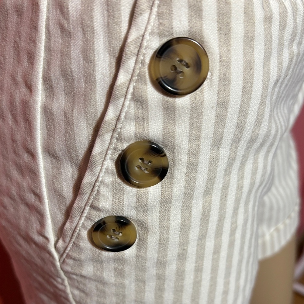 89th & Madison High Waist Striped Shorts - Cream and Tan - Picture 2 of 4